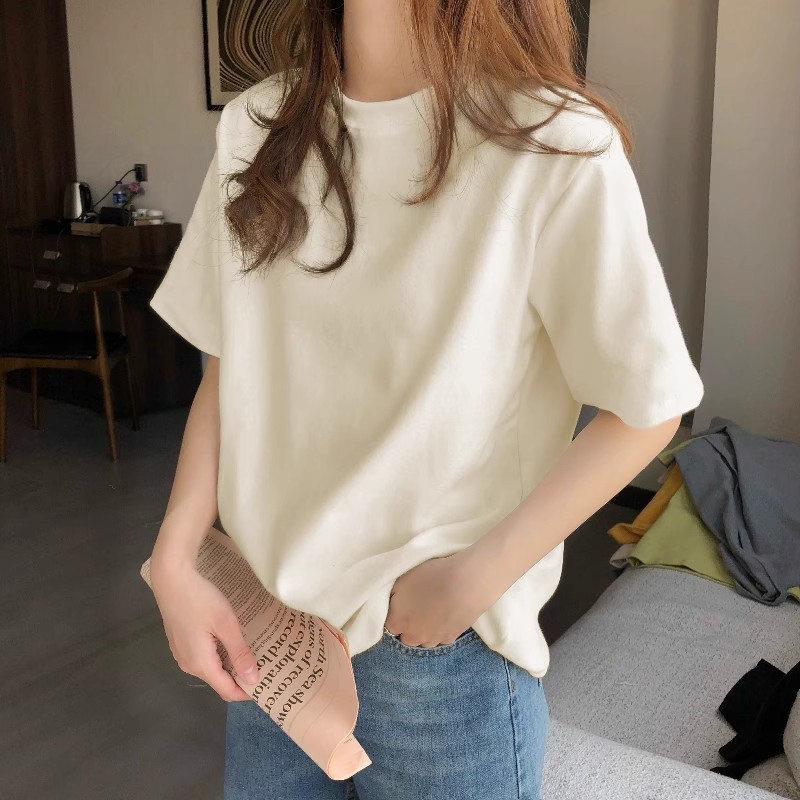 ベージュ